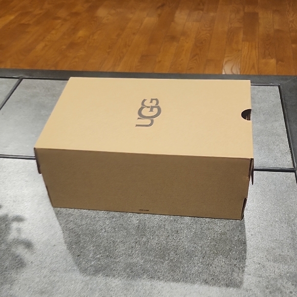 UGG Tan Storage Box - Picture 6 of 11